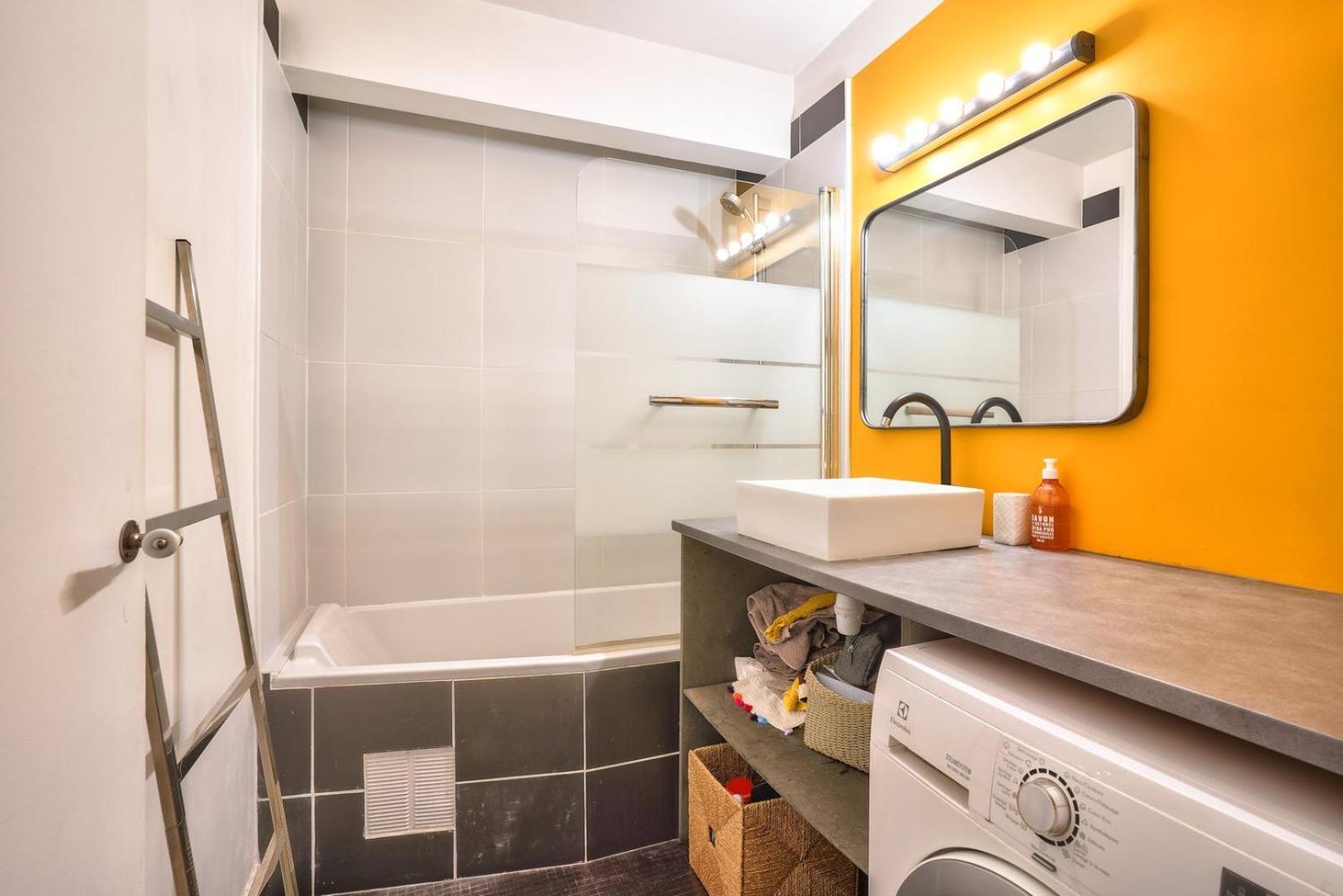 Guestready - Apt Confortable Avec Terrasse Au 18E Paris Ngoại thất bức ảnh